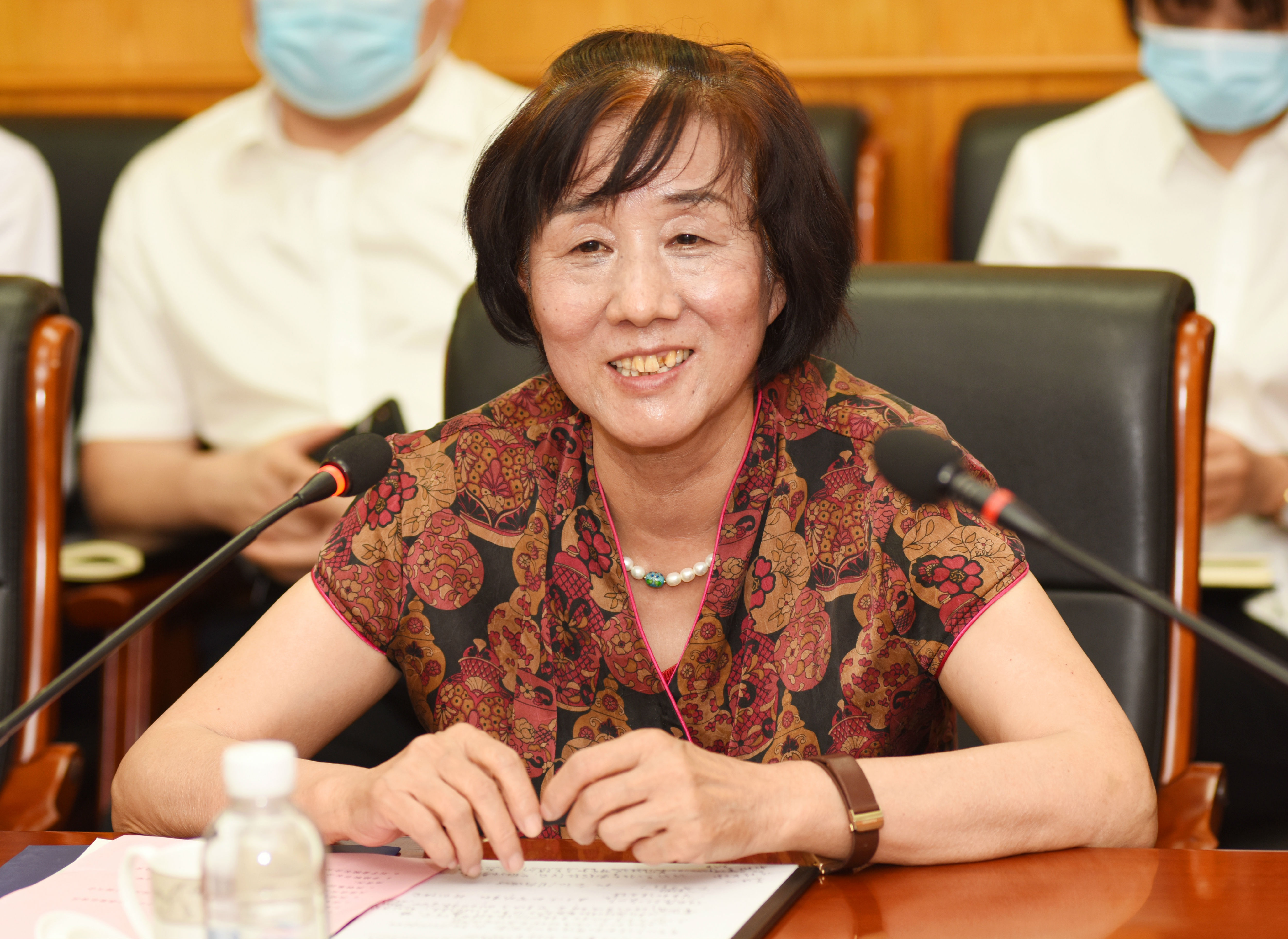 女士.jpg